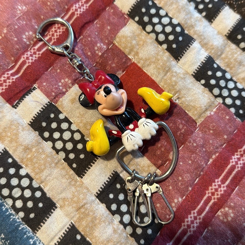 Vtg Disney Minnie Mouse Keychain